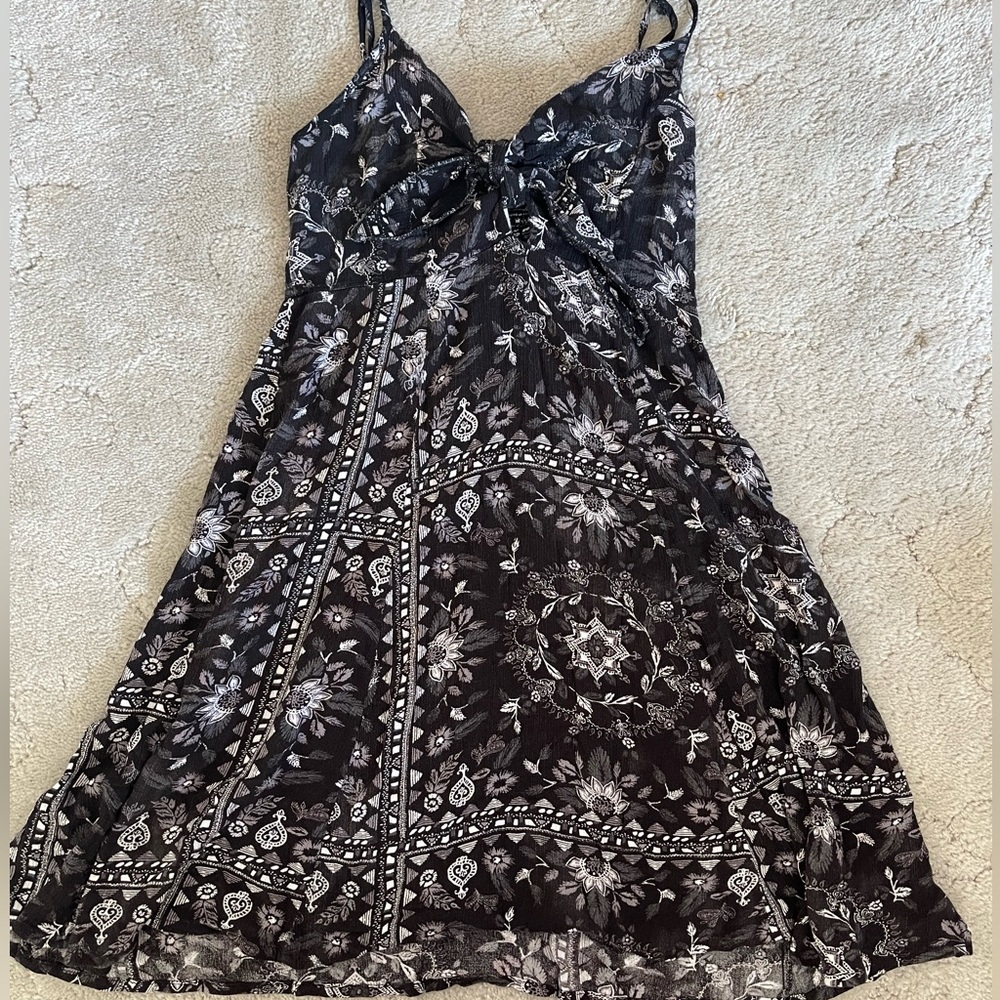 Front cut out tie dress
